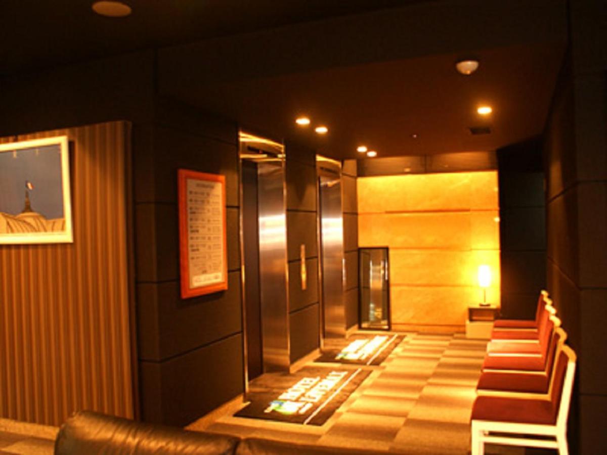 Hotel Livemax Budget Hiratsuka Ekimae Buitenkant foto